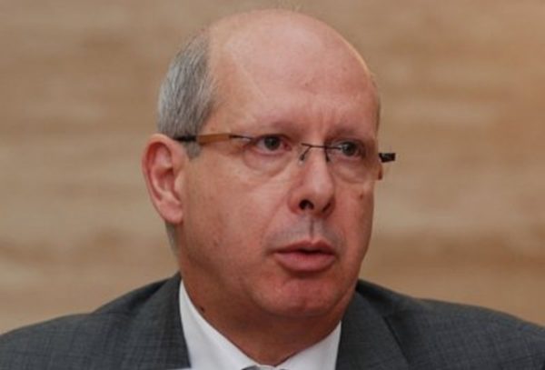 Abderrahmane Raouya, Ministre des Finances,
