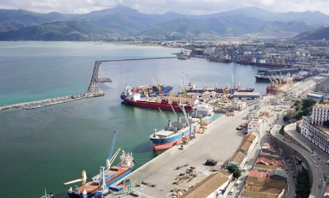 Collision entre trois navires au port de Bejaia